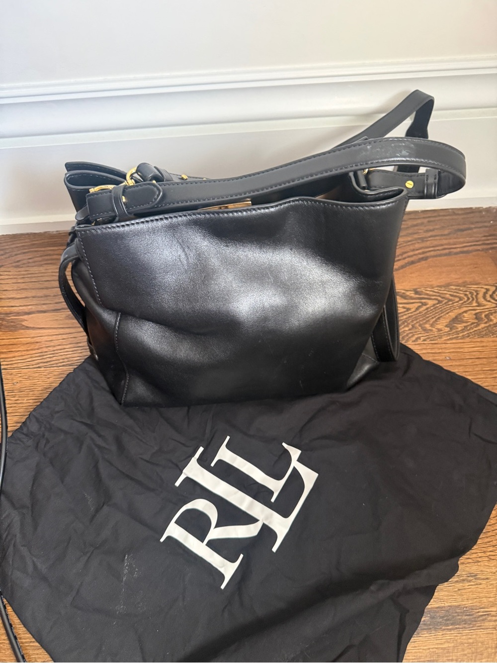 Lauren Ralph Lauren Black Leather Handbag with Gold Hardware